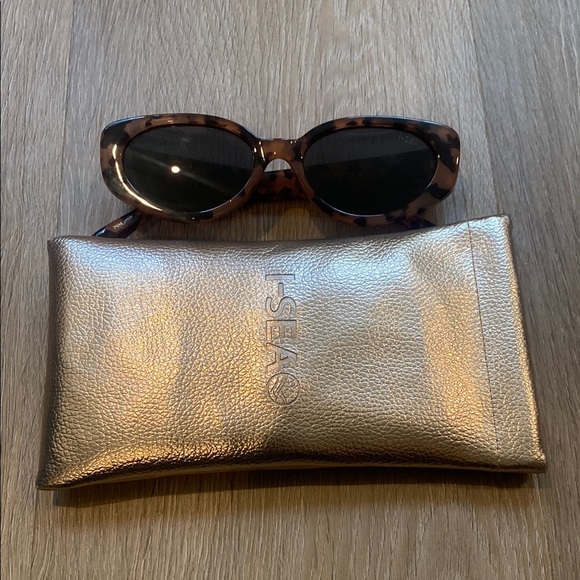 Tortoise Shell Sunglasses with Gold Case - Picture 1 of 4